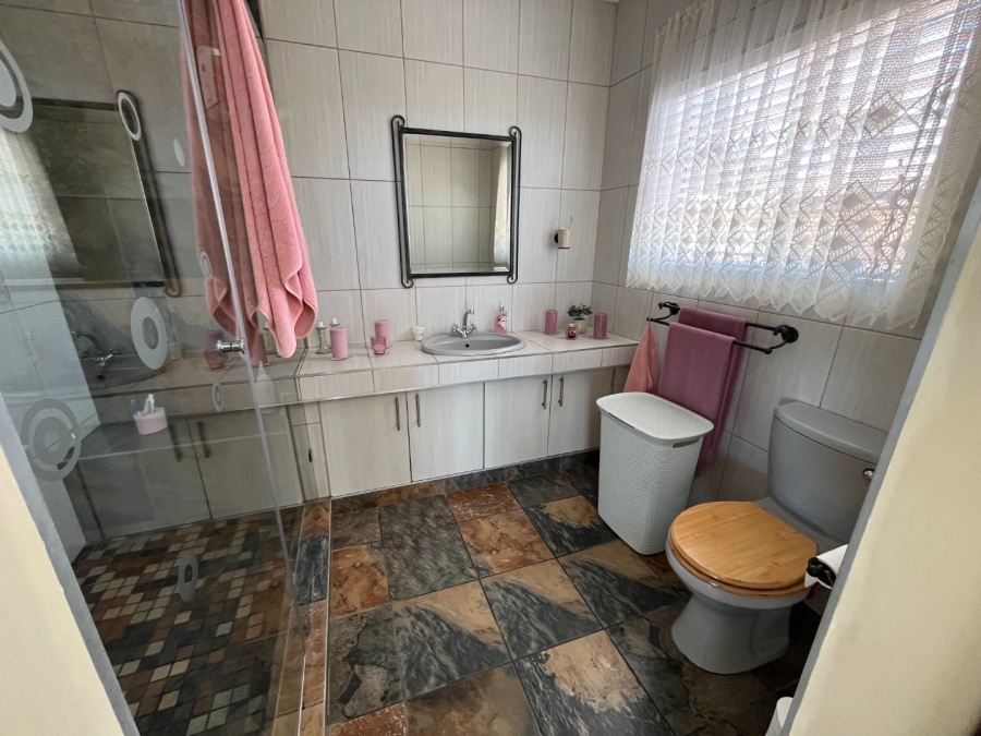 4 Bedroom Property for Sale in Hartenbos Heuwels Western Cape